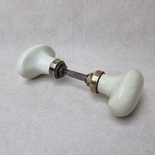 Poignée de Porte Ancienne en Porcelaine Blanche