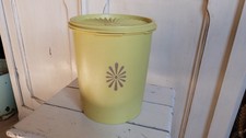 Boite jaune Tupperware vintage soleil décor fleur années 1970-80