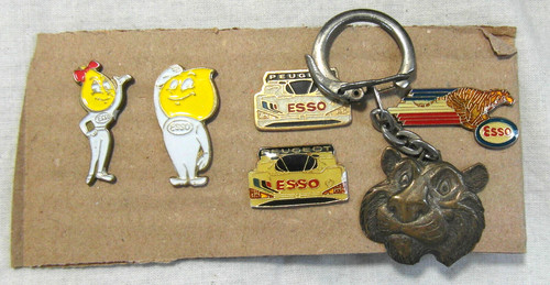 Lot esso pin mr - et, mme