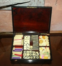 Ancien coffret à jeux