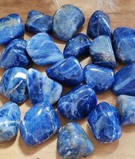 Pierre roulée en Sodalite