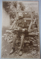 Carte Postale : Joueur de Vielle Morvandeau (non écrite ,sans date -début XXe)