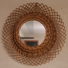 Magnifique et vintage miroir en rotin, osier, diamètre 34 cm, miroir 14 cm