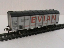 wagon couvert HO LIMA GRIS EVIAN SANS BOITE