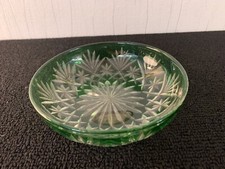 Coupe vide poche cristal de Saint Louis ? overlay vert diamètre : 15 cm