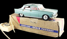 FJ PEUGEOT 404   / jouet ancien
