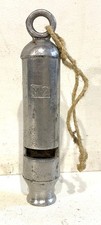 Ancien sifflet Militaire ou scout modèle M2 ww2 ?