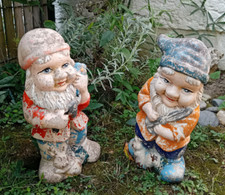 2 anciens nains de jardin en