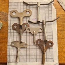 Lot Anciennes clés  Pendule