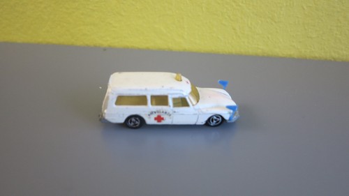 Majorette ambulance - ds, 21