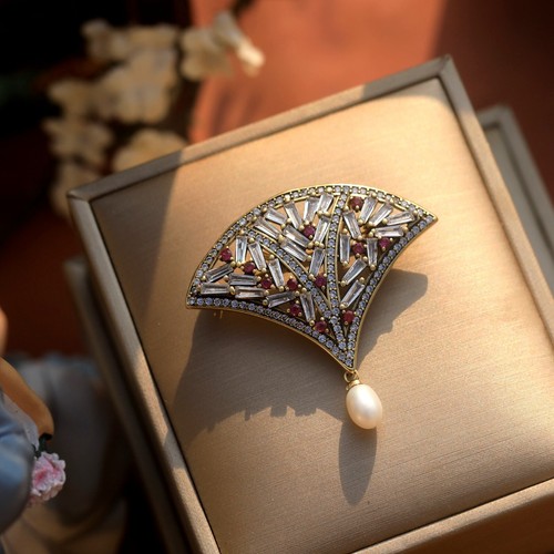 Broche doré dentelle eventail - broche,