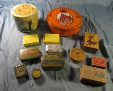 13 boites publicitaires, anciennes et vintage, en métal, carton ,bois, plastique