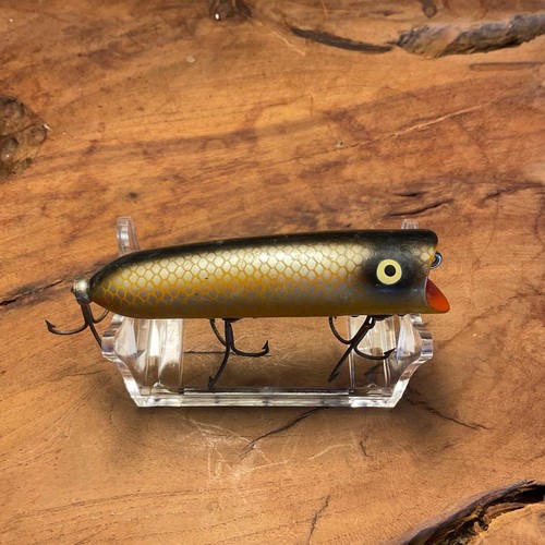 Ancien leurre de pêche