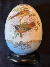 imposant oeuf  Art  en porcelaine décor oiseaux branchés et de fleurs