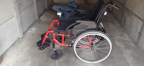 Fauteuil roulant pliable - roulant, pliable 