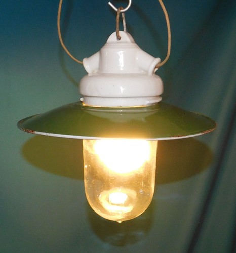 Ancienne lampe cour de - ancienne,
