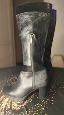 Bottes noires texturées cuir
