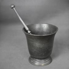 Ancien mortier et pilon en étain, objet de collection ou décoration vintage