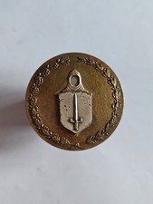 Insigne ancien Drago Paris – Épée sur écu entouré de laurier à identifier 