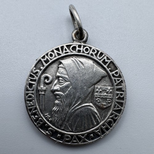 Médaille religieuse ancienne
