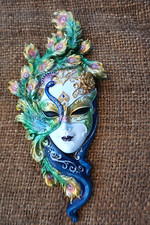 WU74139A  FIGURINE MASQUE LUXE