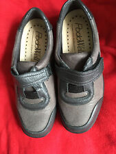 paire de chaussures Podowell vernie modele vienne antibacterien noir 39