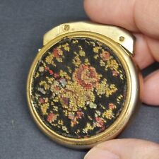 Briquet Plat En Plaqué Or à Décor De Tapisserie Sur Fond Noir Marque Goldenseal