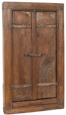 Fenêtre Petite Grille En Bois