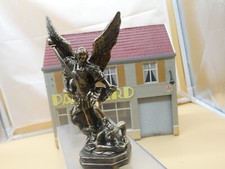 FIGURINE DE COLLECTION SAINT MICHEL RESINE DE BRONZE Très Réaliste Hauteur 13 cm