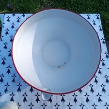 Bassine Cuvette 40cms à bec tôle émaillée bord liseré  rouge années 1930/1950
