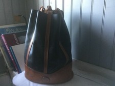 TRES GRAND SAC SEAU /SAC A DOS  CHABRAND CUIR ET VINYL  .( V/ D/V)