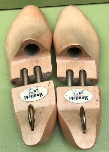 Paire forme chaussure en - de, a