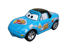 Mia Dinoco Fans Flash McQueen