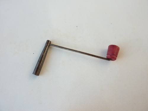 Clé manivelle pour horloge