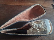 Belle pipe en écume de mer avec 2 chiens sculpté et dans son étuis