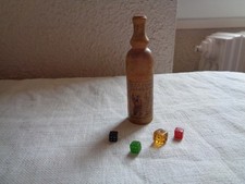 JEU DE BAR 421. BOUTEILLE EN BOIS AVEC DÉS,  ST RAPHAËL QUINQUINA. ANNÉES 30.