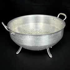 Ancienne passoire aluminium vintage France ustensile cuisine déco rétro