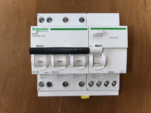 Disjoncteur idd40k c16 - disjoncteur,