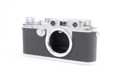 Appareil photo Leica IIIc. Boitier seul. #470240. Circa 1949. Sharkskin.