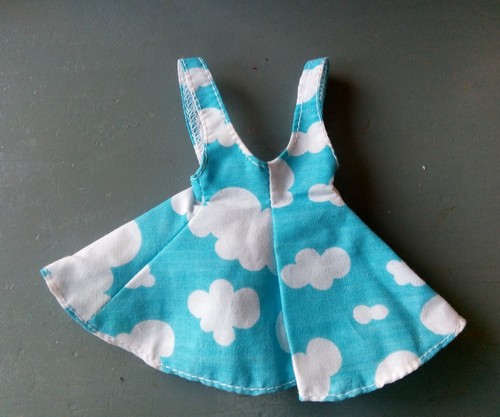 Barbie robe bleue - robe, nuage