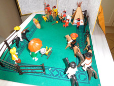 Collection Lot  WESTERN anciens Playmobil  de 1974 12 personnages et accessoires
