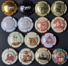 Lot 15 CAPSULES générique Divers TRAVAIL VIGNE -  PLAQUE DE MUSELET CHAMPAGNE