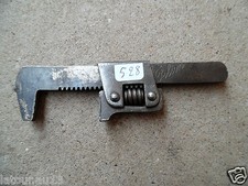 (n°528) old tool / outil