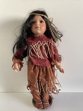 Poupée En Porcelaine