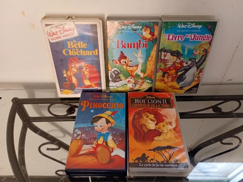 Disney lot cassettes - 15,