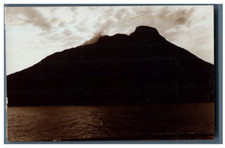 Italia, Isola di Stromboli  Vintage silver print. Papier carte postale  Tirage