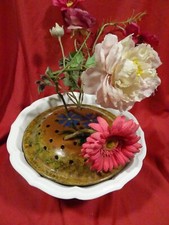 lot coupe blanche ancienne GIEN et pique fleur terre cuite offert 