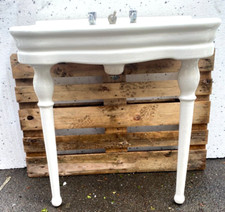 lavabo simple de salle de