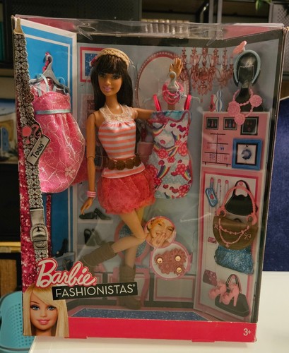 Rare nrfb 2011 - 2011, barbie