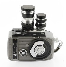 caméra Yashica 8T2 avec ses